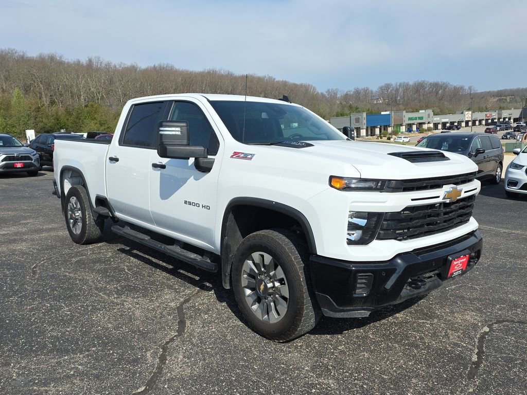 Used 2025 Chevrolet Silverado 2500 Custom w/ Custom Value Package image 2