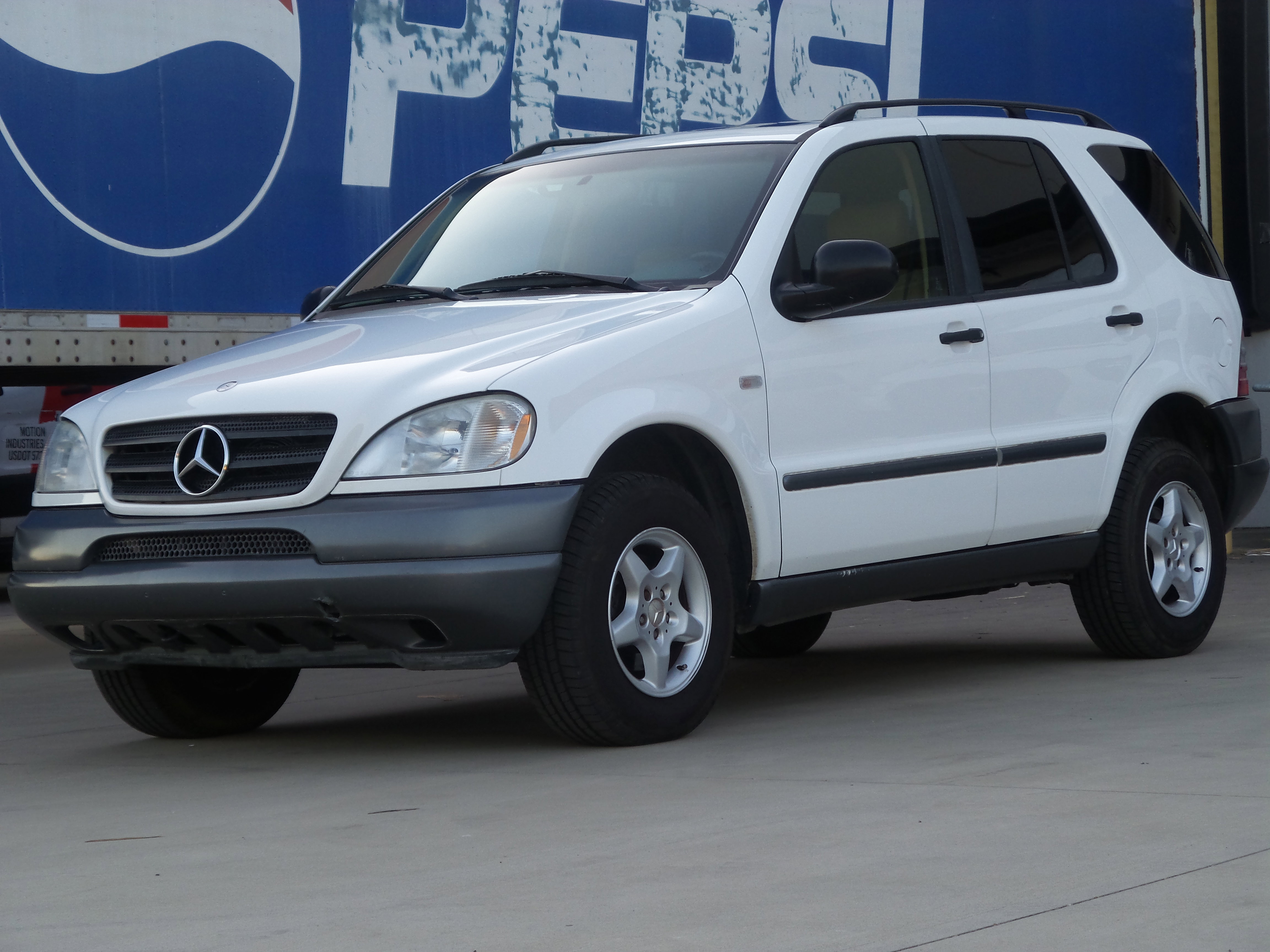 Used 1999 Mercedes-Benz ML 320 4MATIC image 8
