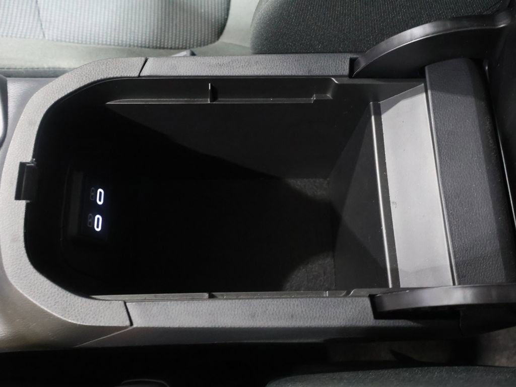 Used 2024 Toyota RAV4 LE image 32