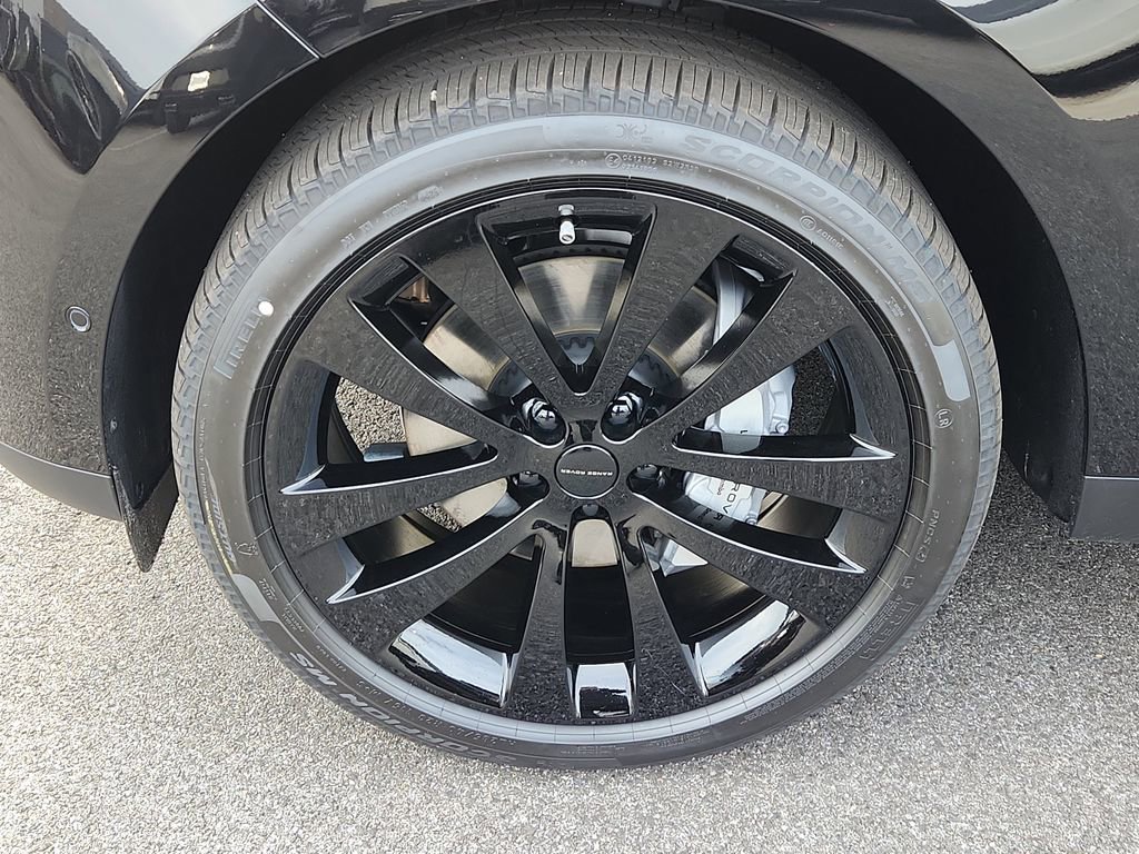 Used 2026 Land Rover Range Rover Sport SE image 9