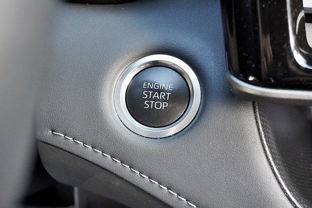 Used 2025 Toyota Highlander LE FWD image 27