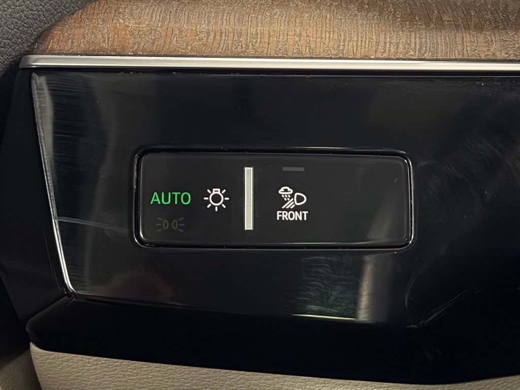 Used 2022 Audi e-tron Premium Plus AWD/4WD image 13