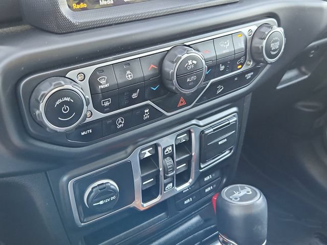 Used 2018 Jeep Wrangler Unlimited Sahara AWD/4WD image 27