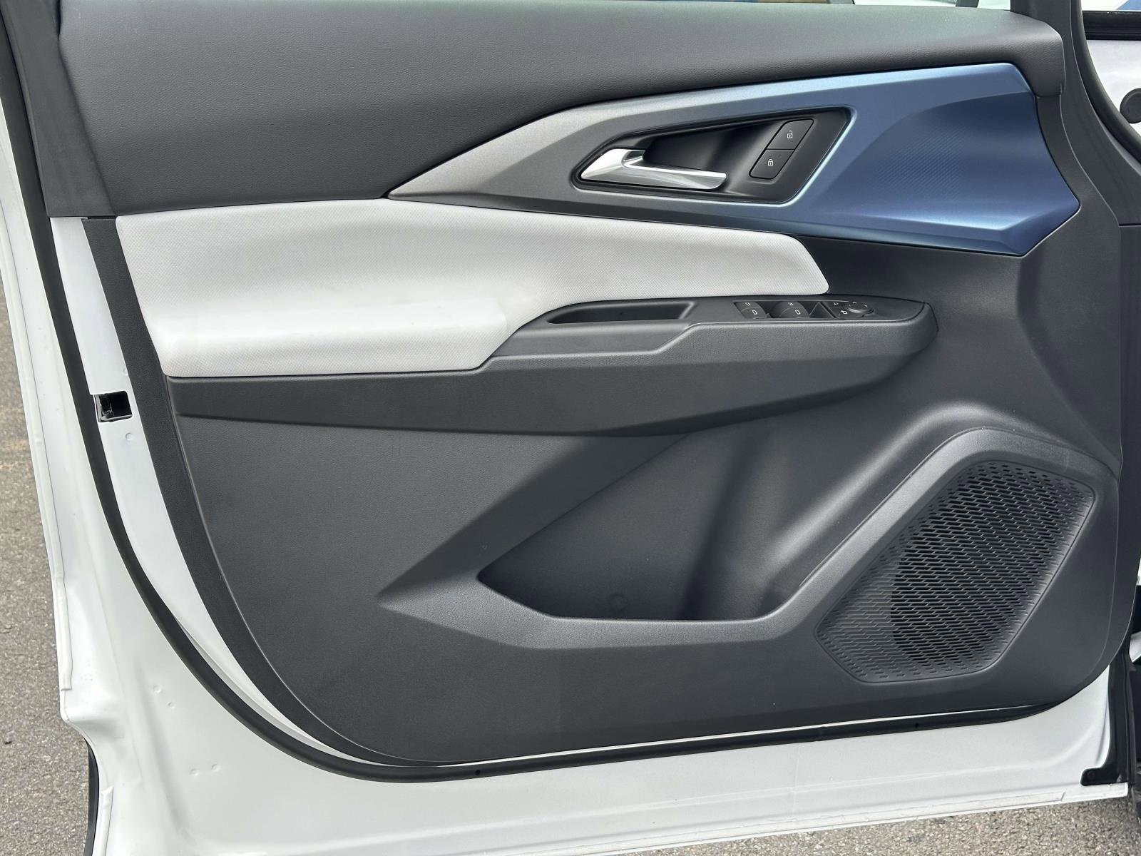 New 2026 Chevrolet Equinox EV LT image 19