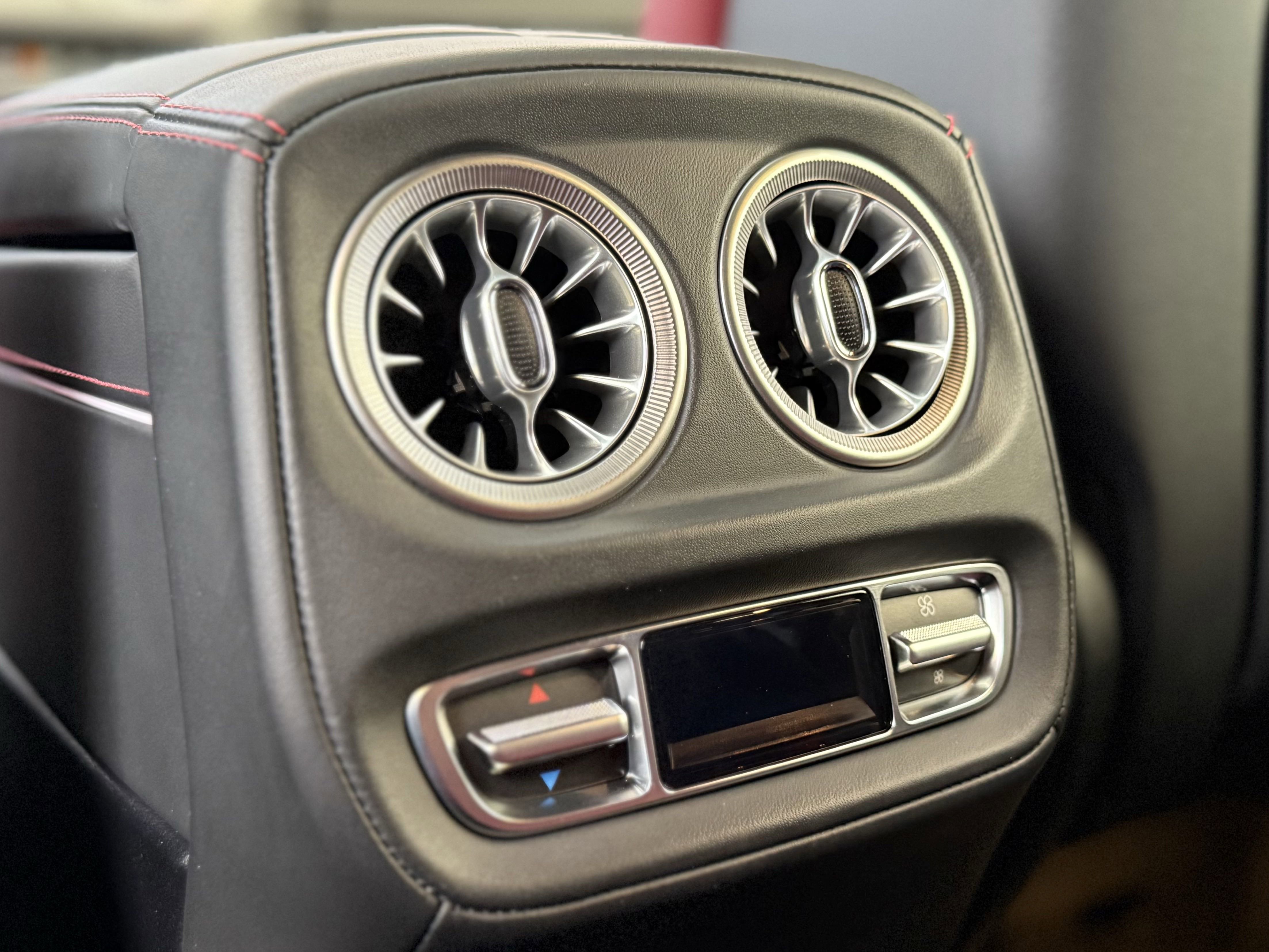 Used 2025 Mercedes-Benz G 63 AMG 4MATIC image 32