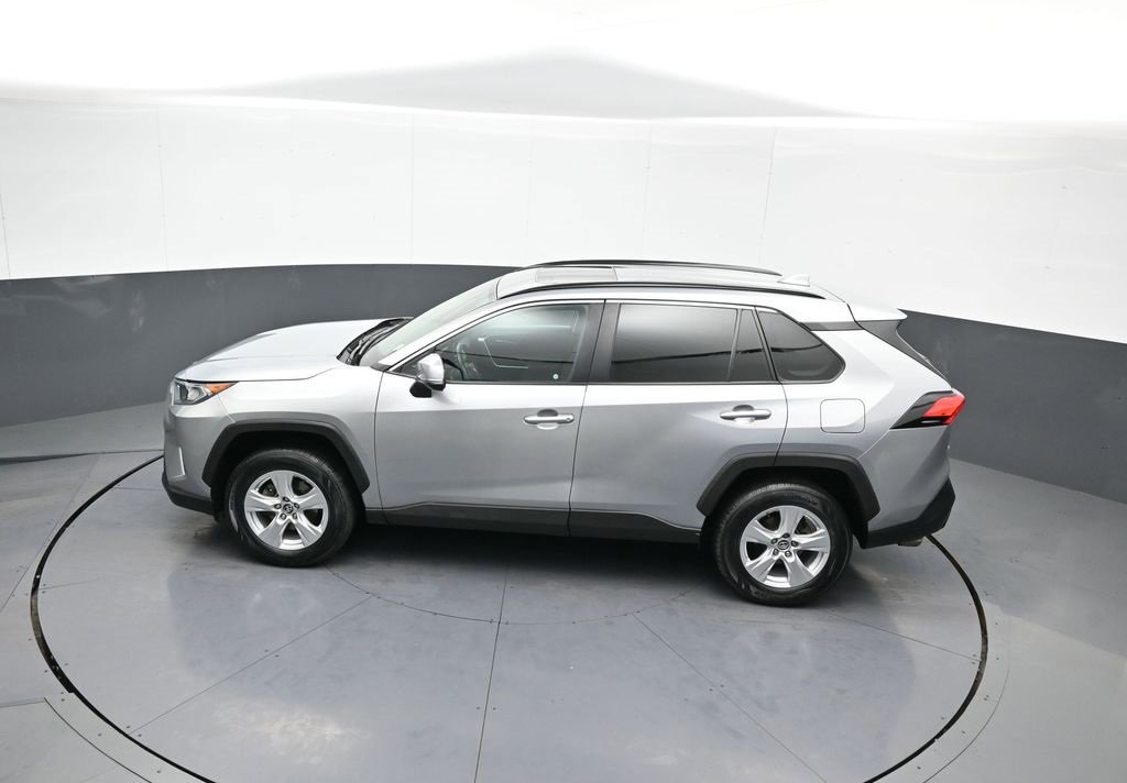Used 2021 Toyota RAV4 XLE image 39