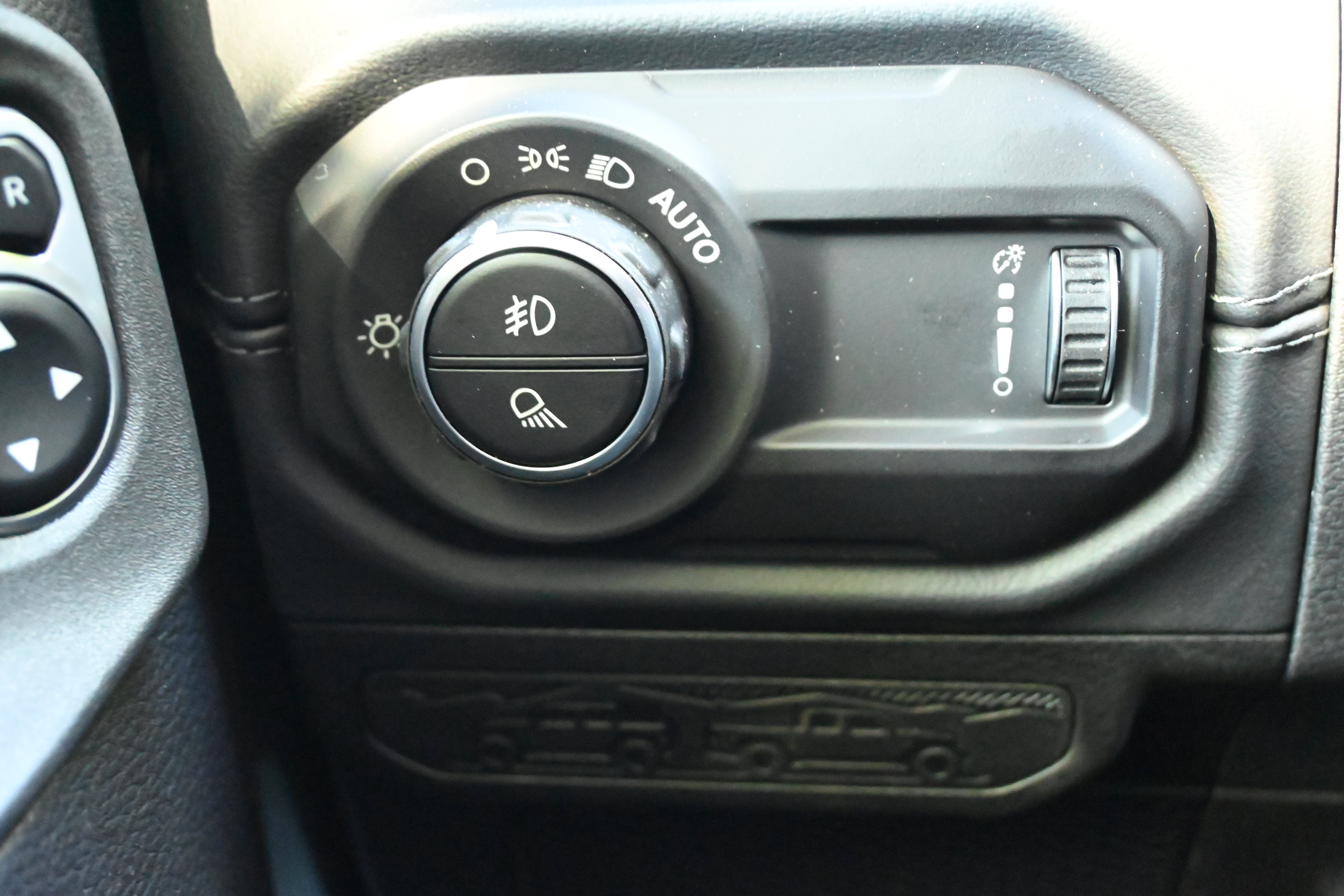 New 2026 Jeep Gladiator Sport AWD/4WD image 27