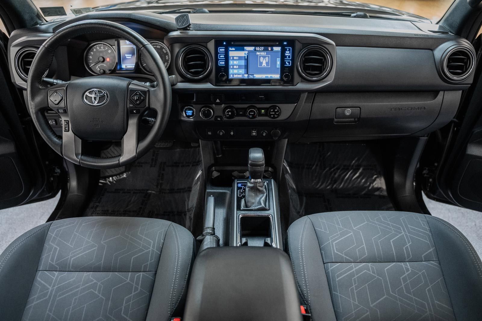 Used 2017 Toyota Tacoma TRD Off-Road w/ Tow Package (A/T) image 29