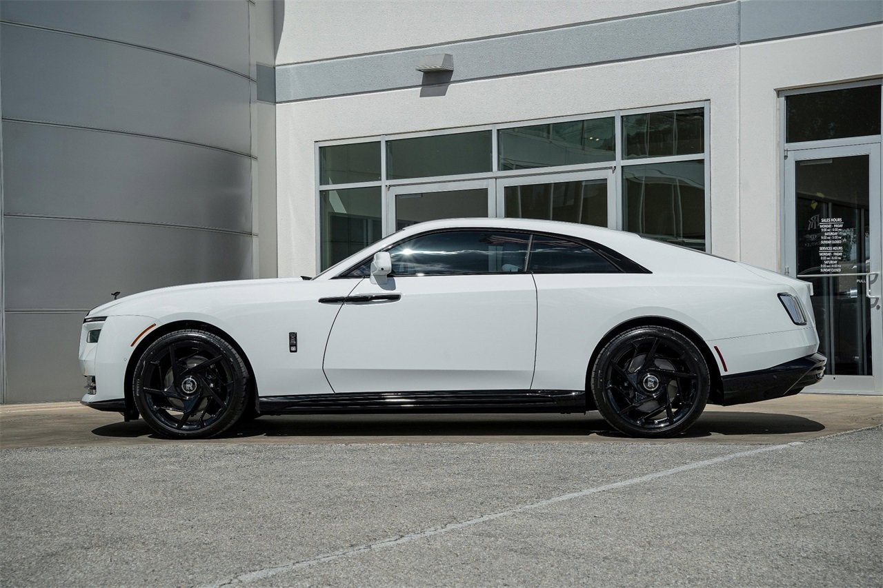 New 2025 Rolls-Royce Spectre Black Badge image 11