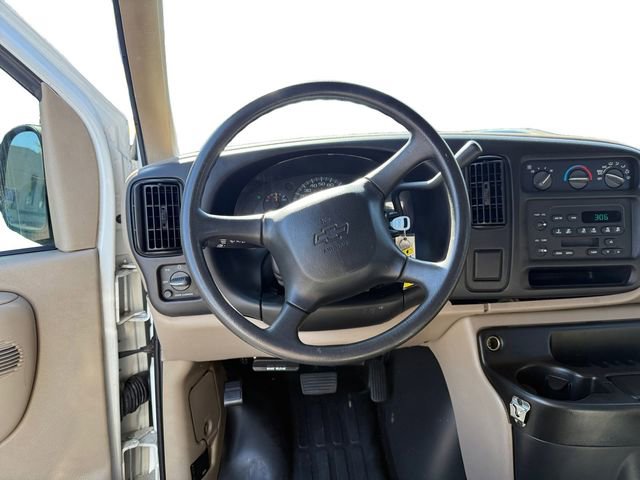 Used 2001 Chevrolet Express 2500 Passenger w/ Convenience Pkg RWD image 12