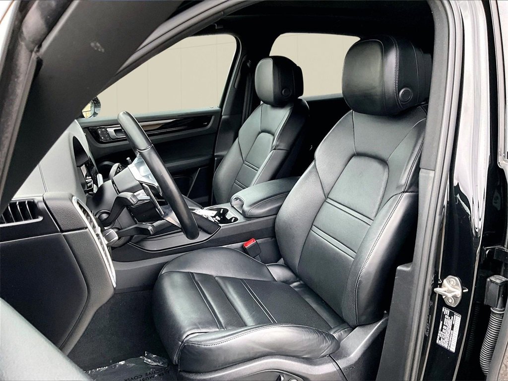 Used 2023 Porsche Cayenne image 5