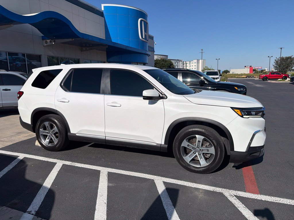 Used 2025 Honda Pilot EX-L image 5