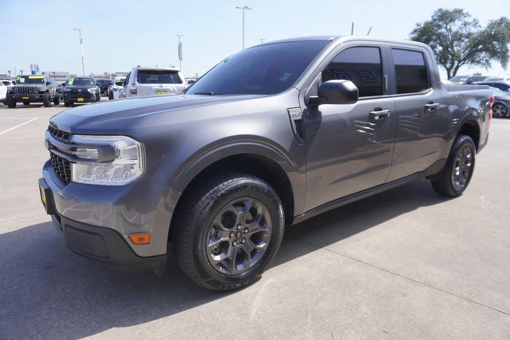 Certified 2023 Ford Maverick XLT image 3