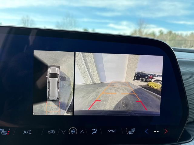 Used 2025 Chevrolet Suburban RST w/ Comfort Package AWD/4WD image 33