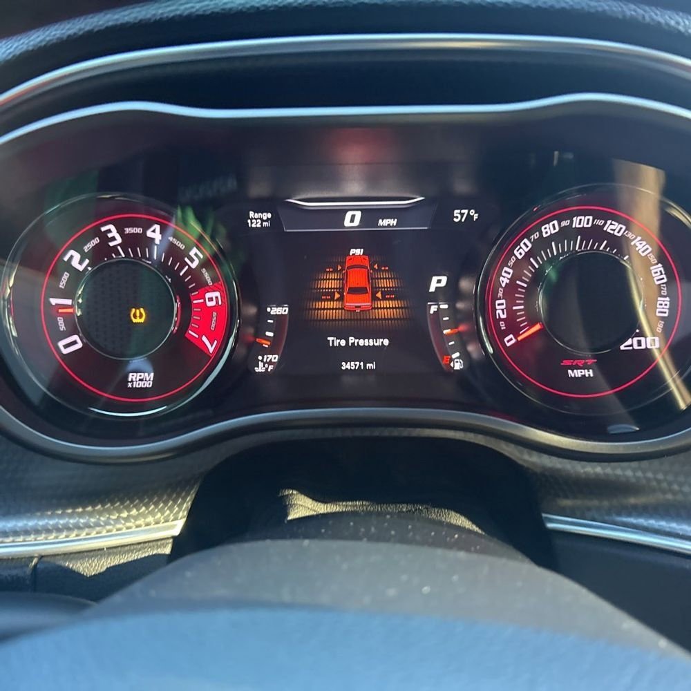 Used 2016 Dodge Challenger SRT Hellcat image 10