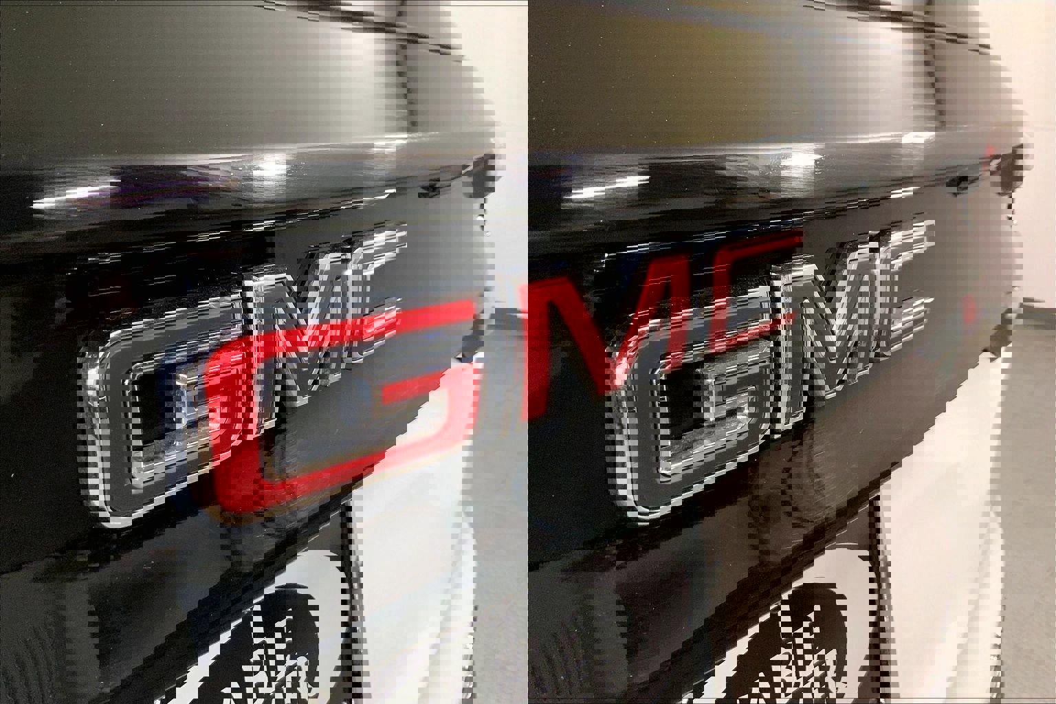 Used 2025 GMC Acadia Elevation image 30