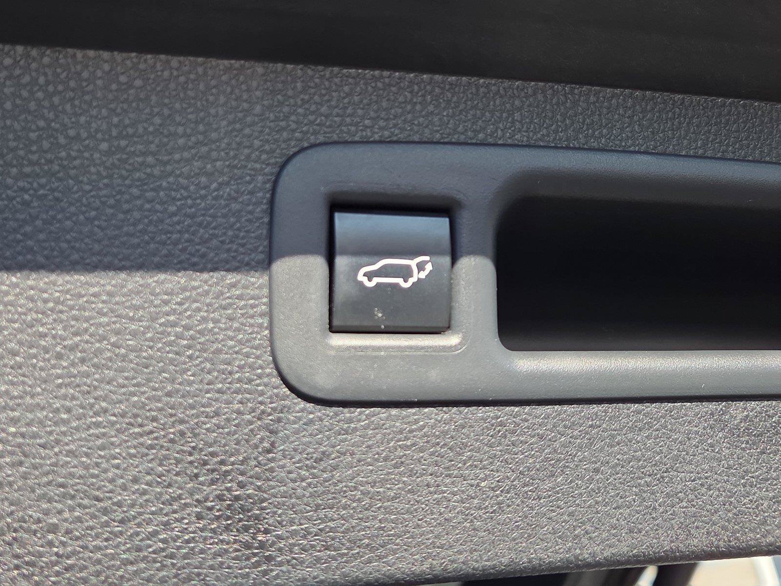 Used 2020 Toyota Highlander Limited AWD/4WD image 34