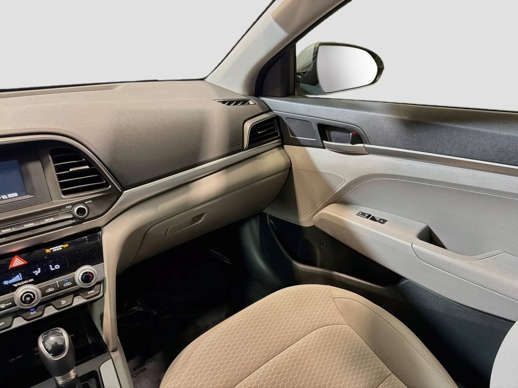 Used 2020 Hyundai Elantra SE FWD image 21