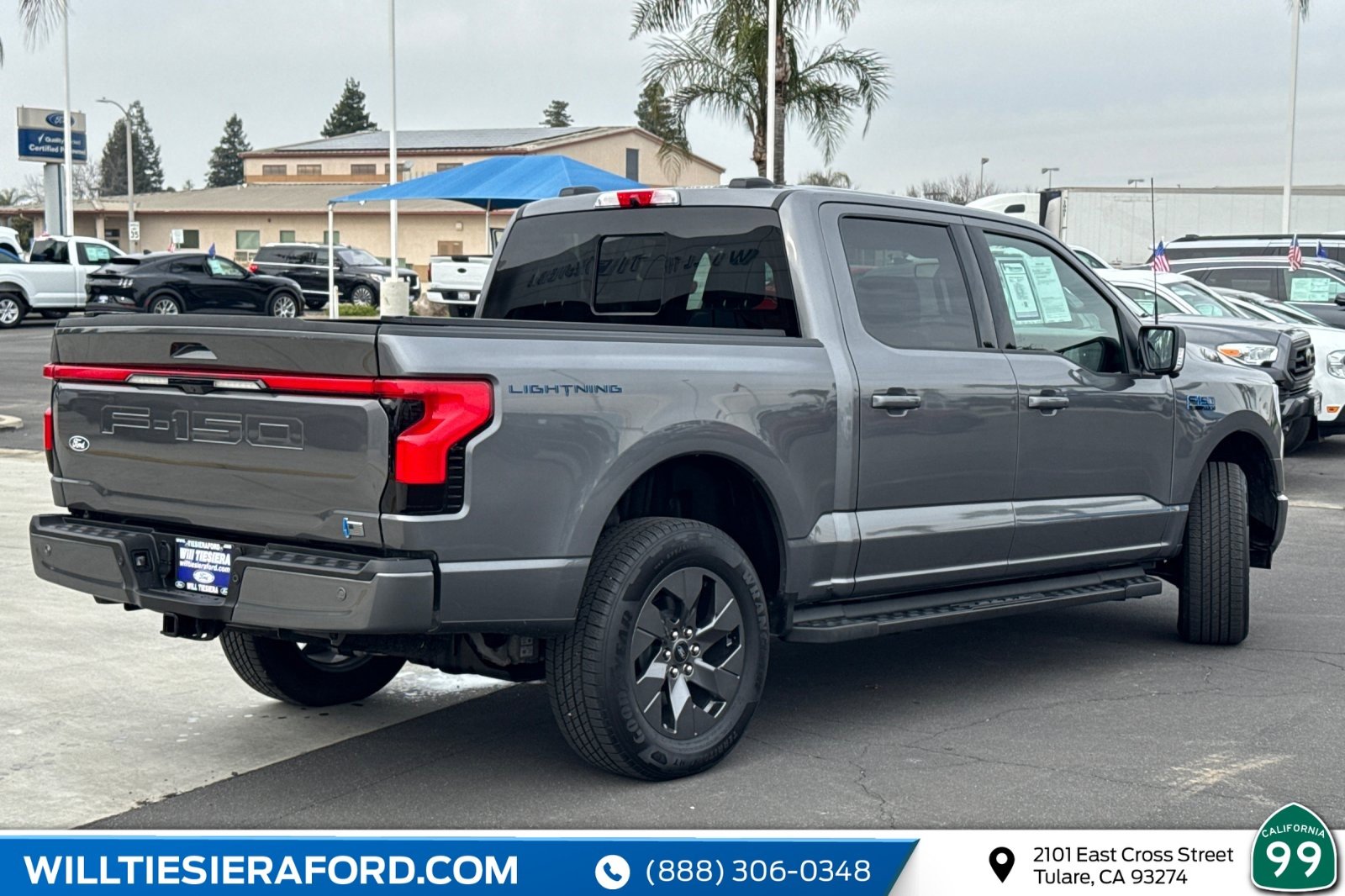 Used 2025 Ford F150 Lightning Lariat image 4