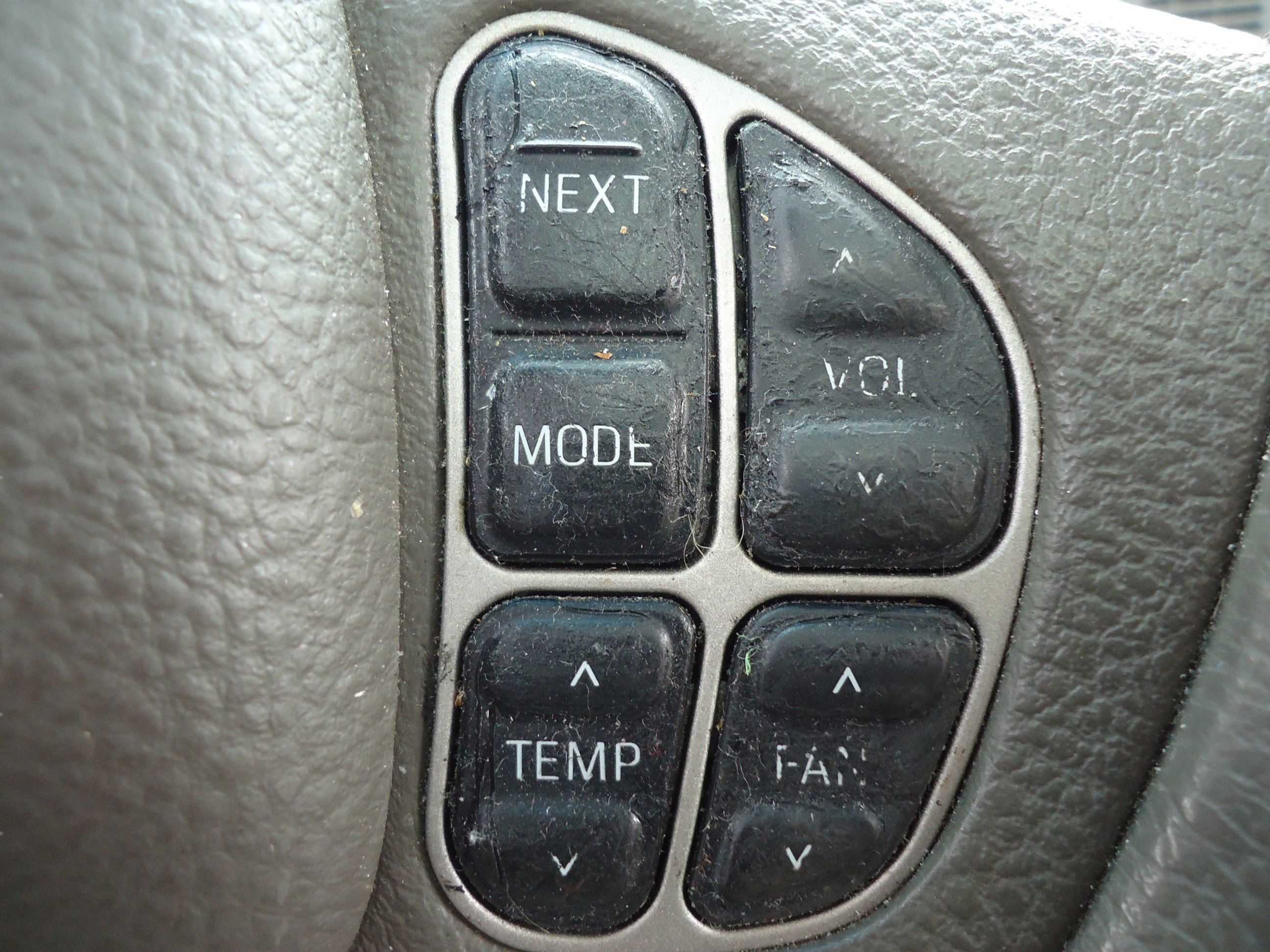 Used 2003 Lincoln Town Car Cartier RWD image 18