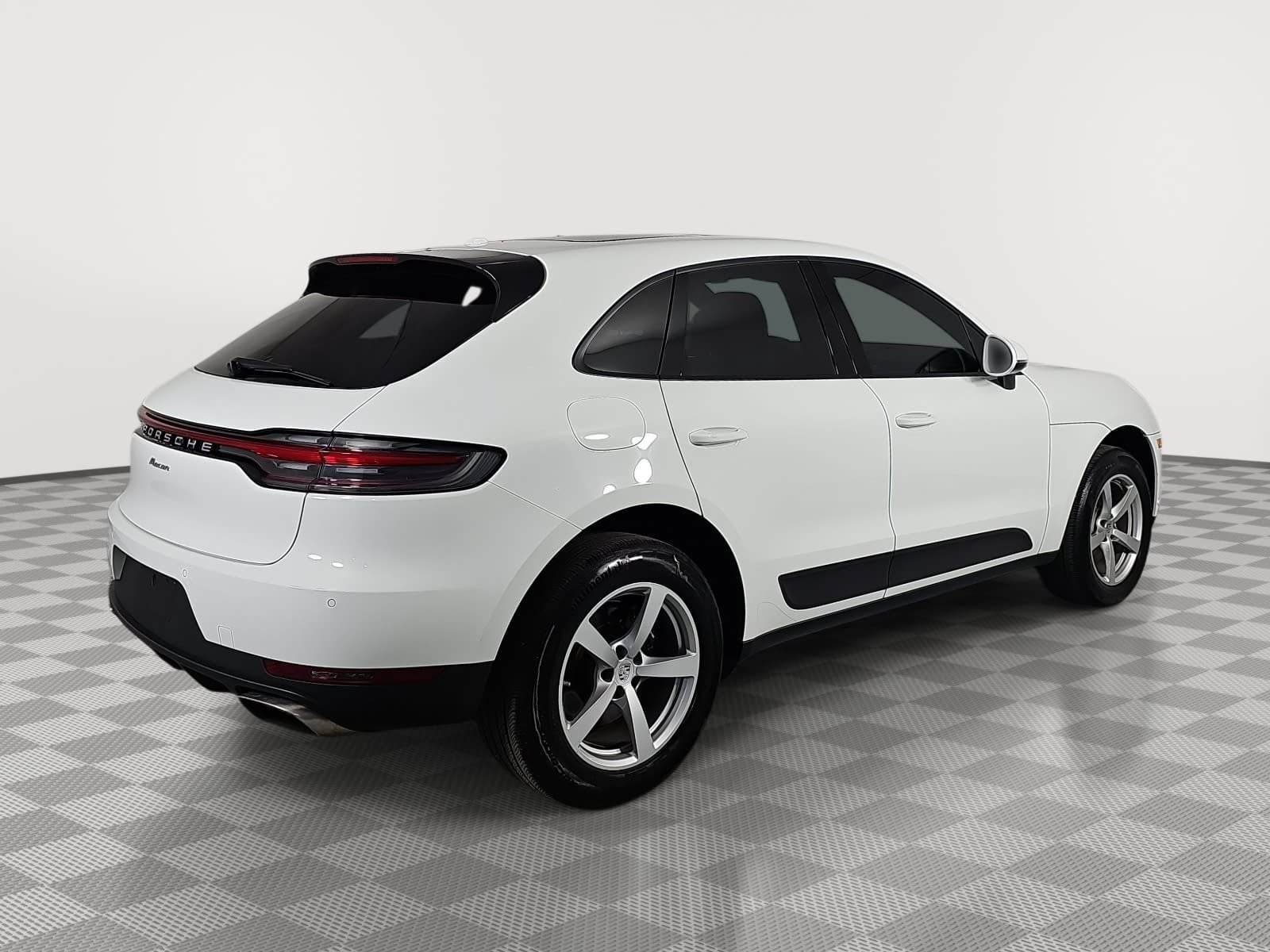 Used 2021 Porsche Macan w/ Premium Package AWD/4WD image 8
