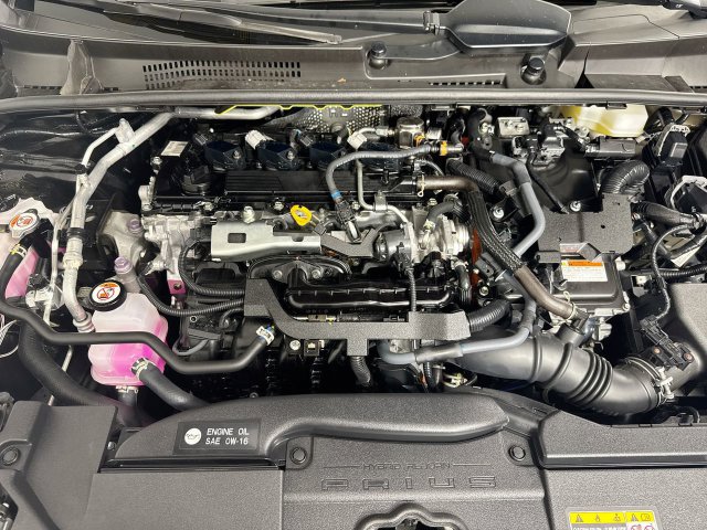 Used 2025 Toyota Prius Limited AWD/4WD image 27