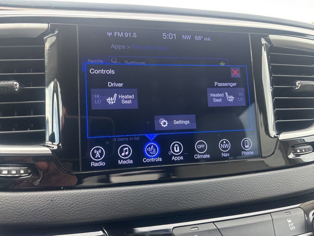 Used 2017 Chrysler Pacifica Touring-L FWD image 22