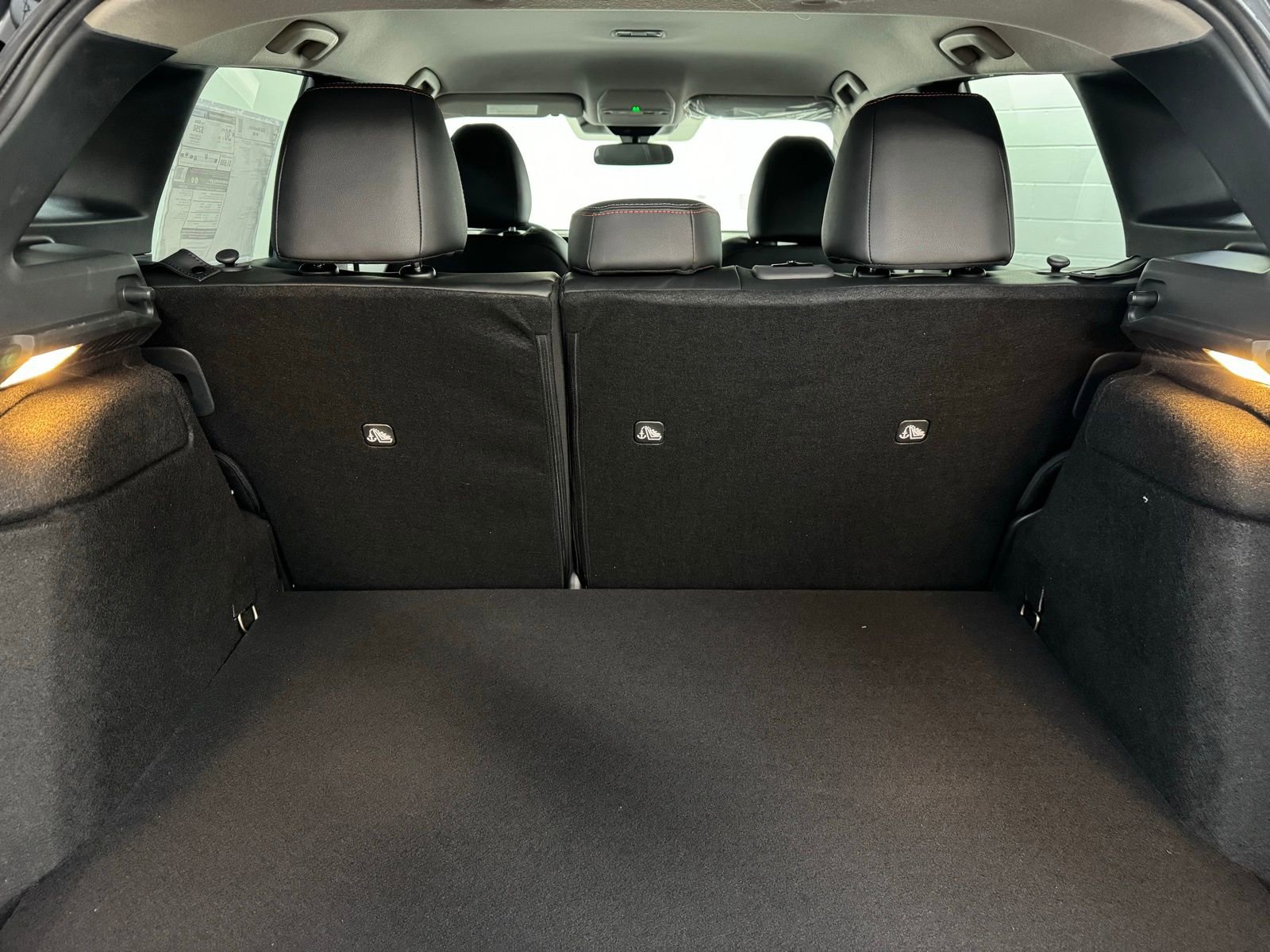 New 2026 Nissan Kicks SR w/ Cold Weather Package image 26