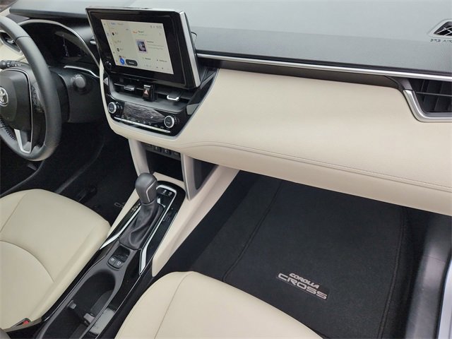 Used 2023 Toyota Corolla Cross XLE image 28