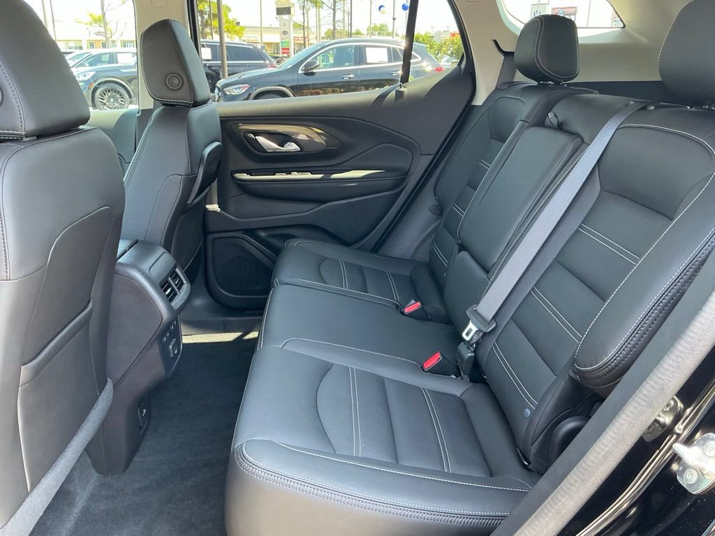Used 2024 GMC Terrain Denali w/ Denali Premium Package AWD/4WD image 17
