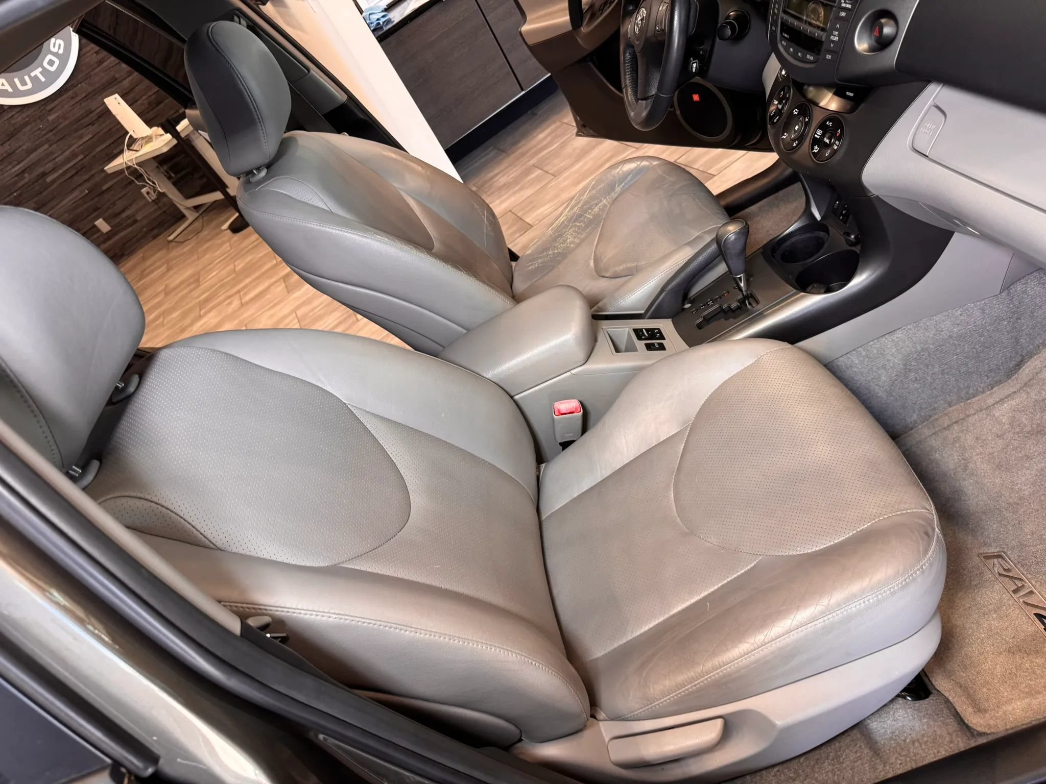 Used 2010 Toyota RAV4 Limited FWD image 40