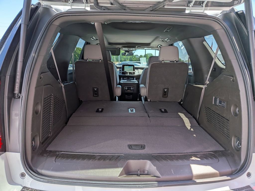 Certified 2024 GMC Yukon SLT w/ SLT Luxury Package AWD/4WD image 23