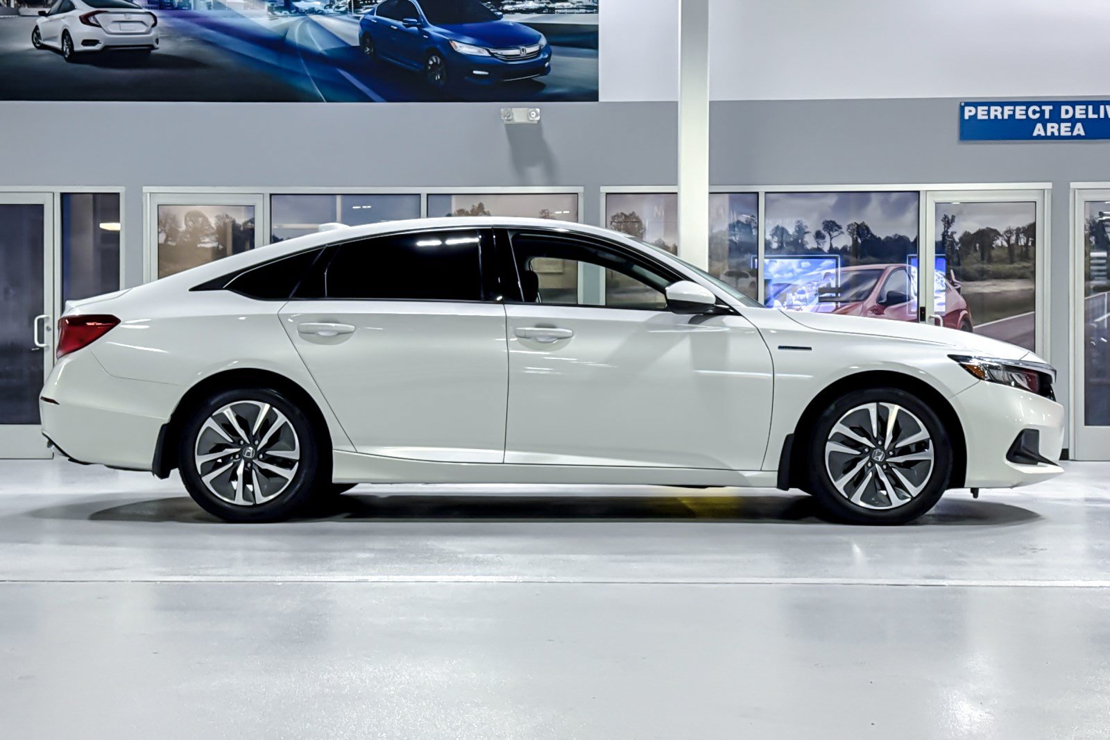 Used 2021 Honda Accord Hybrid image 8
