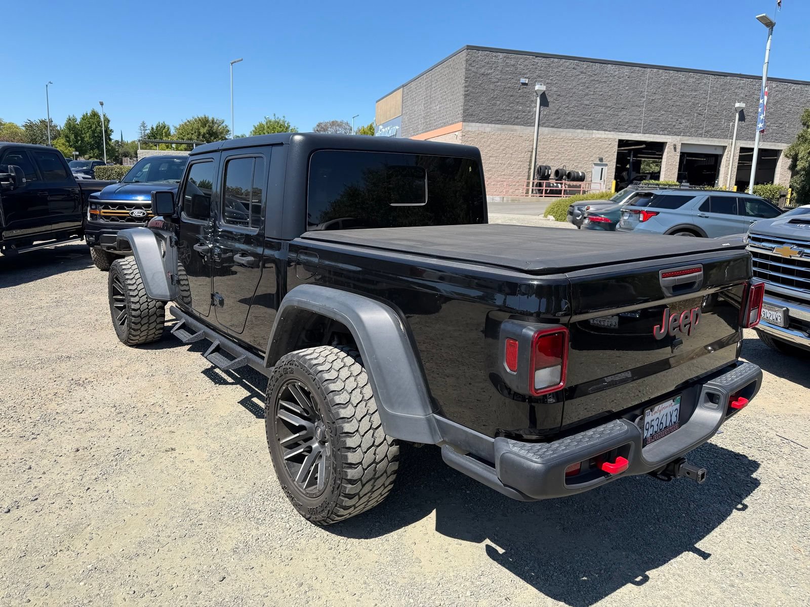 Used 2021 Jeep Gladiator Rubicon w/ Trailer Tow Package AWD/4WD image 3
