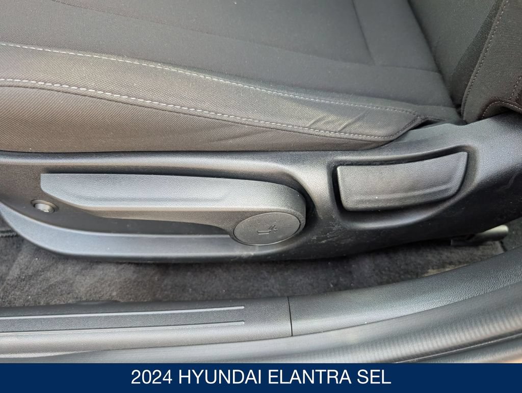 Certified 2024 Hyundai Elantra SEL FWD image 15