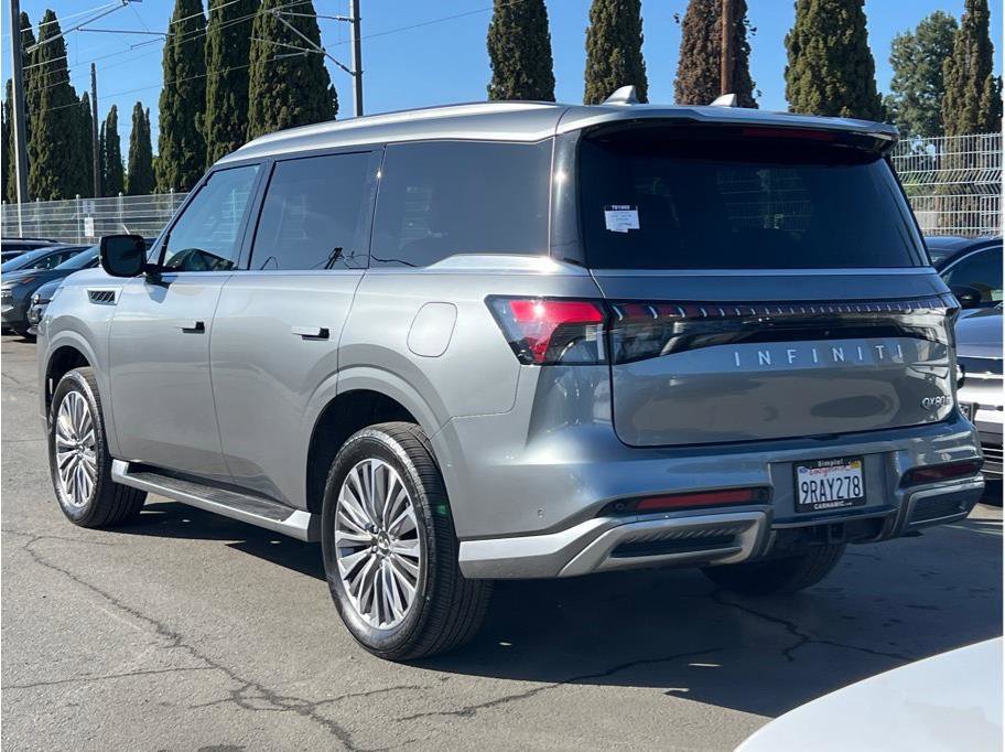 Used 2025 INFINITI QX80 Sensory AWD/4WD image 6