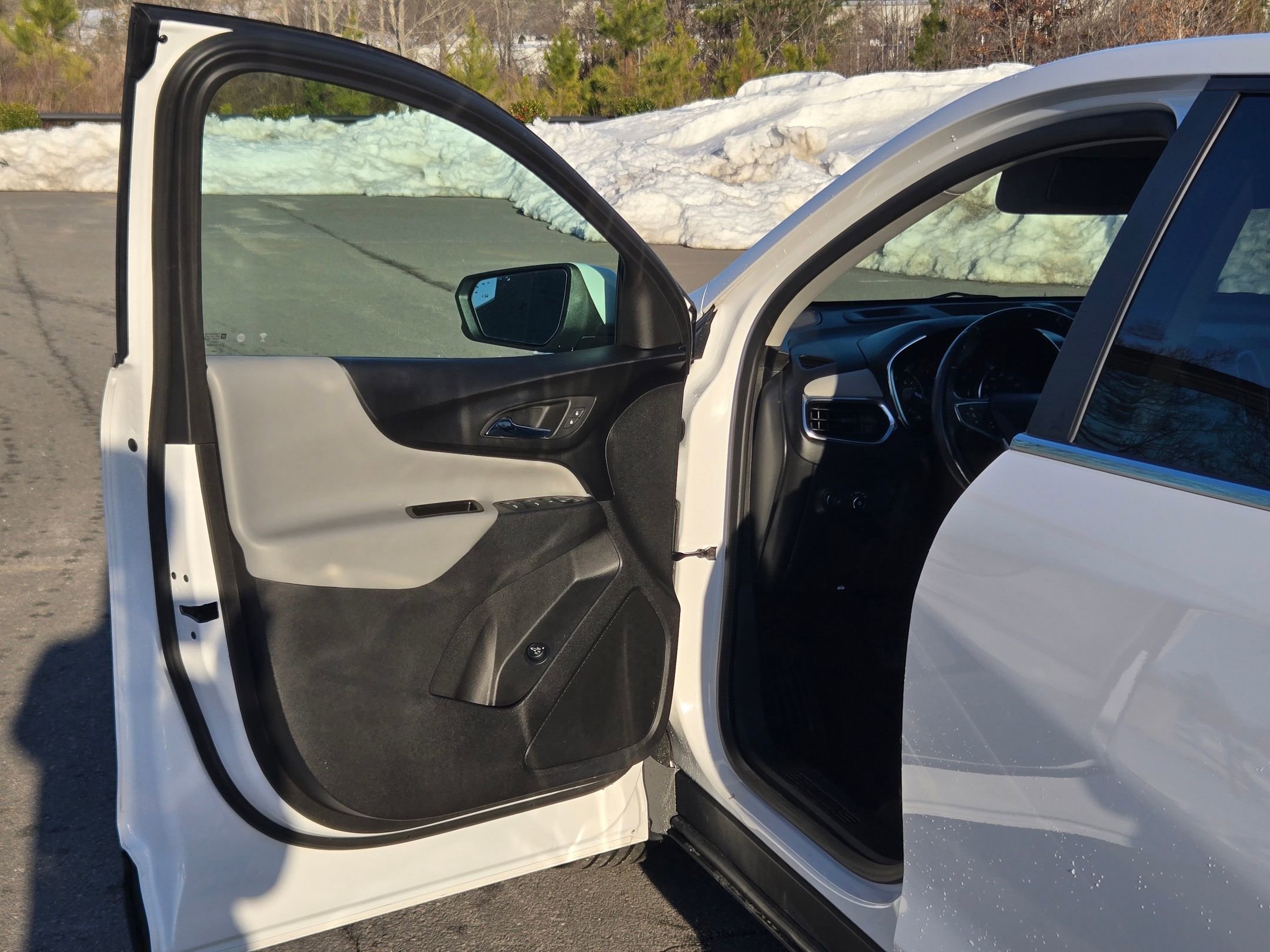 Used 2022 Chevrolet Equinox LT w/ Driver Convenience Package image 21