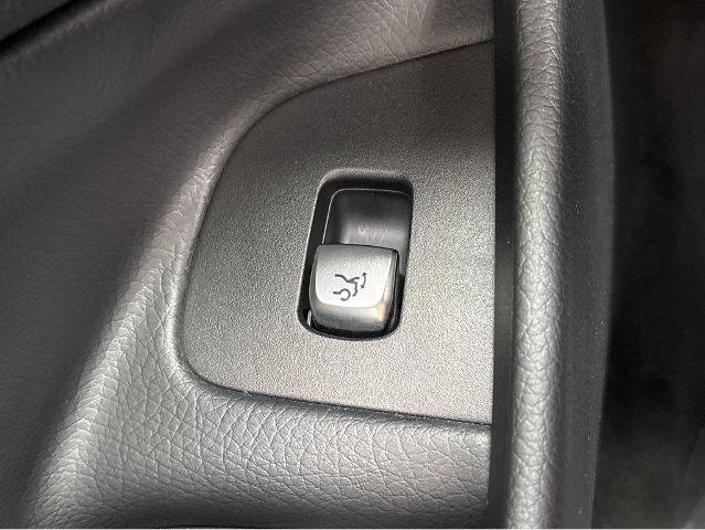Used 2019 Mercedes-Benz E 300 4MATIC image 31