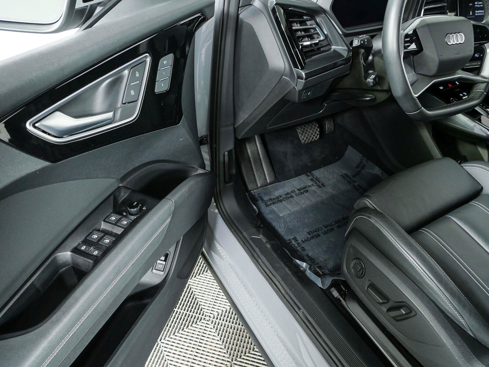 Used 2023 Audi Q4 e-tron Premium w/ Convenience Package AWD/4WD image 8