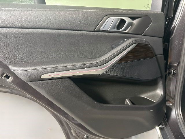 Used 2020 BMW X5 xDrive40i AWD/4WD image 25