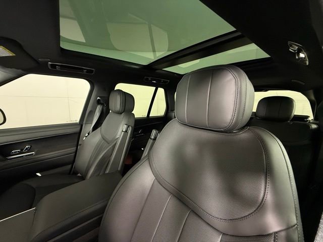 New 2025 Land Rover Range Rover SE image 12