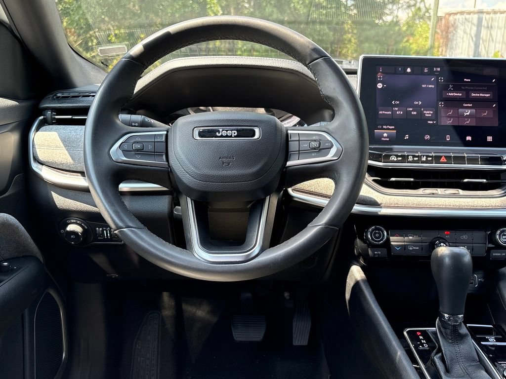 Used 2024 Jeep Compass Latitude AWD/4WD image 7