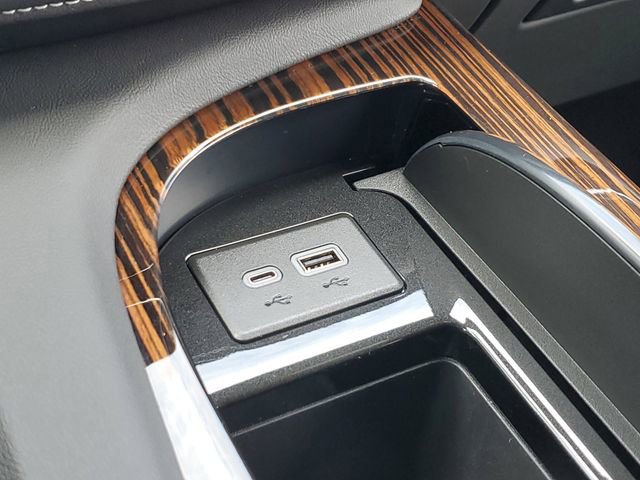 Certified 2024 Cadillac Escalade ESV Premium Luxury RWD image 19