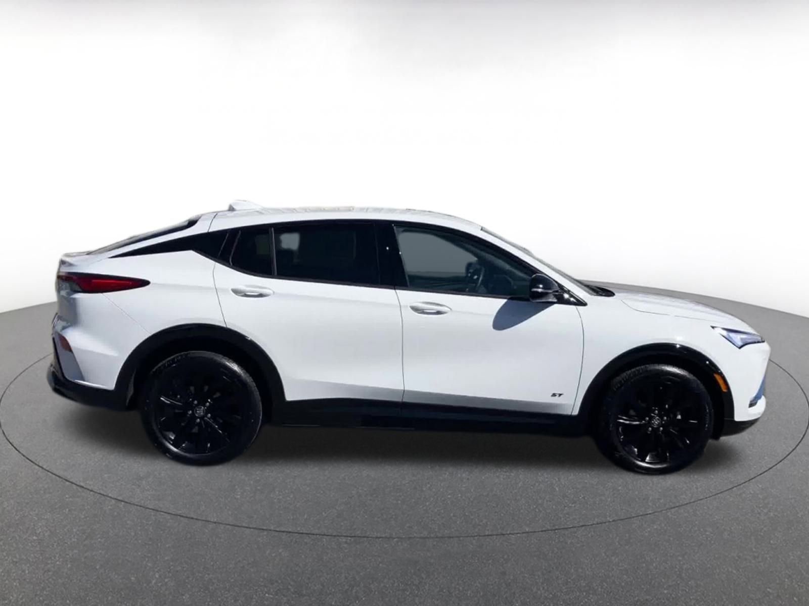 Used 2025 Buick Envista Sport Touring image 16