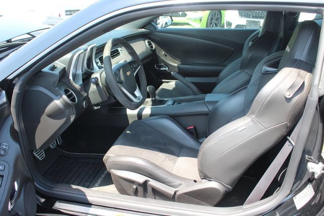 Used 2014 Chevrolet Camaro Z/28 RWD image 23