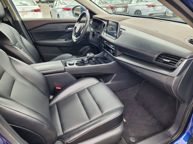 Used 2023 Nissan Rogue SV w/ SV Premium B Package image 12