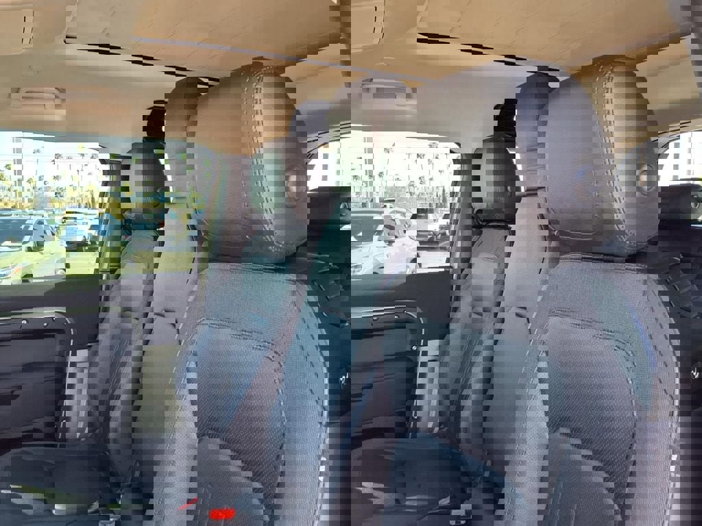 Used 2021 Land Rover Defender 90 First Edition image 28