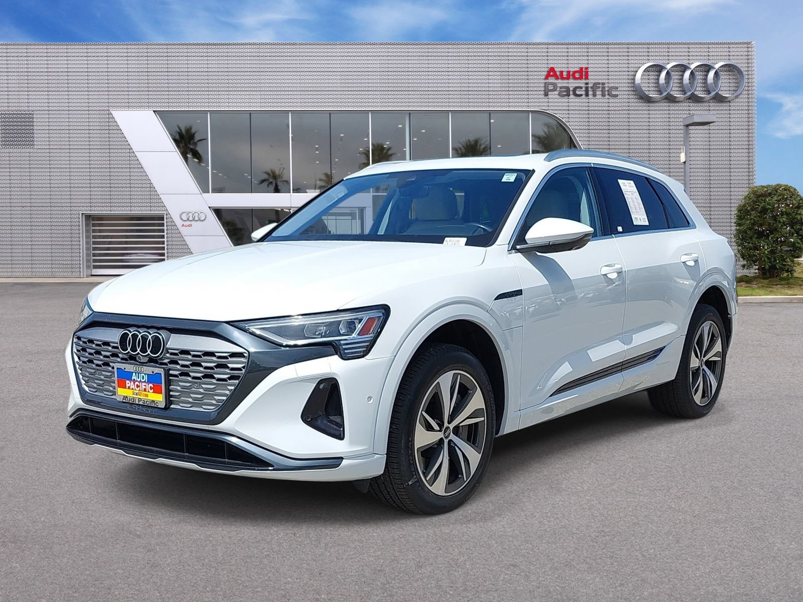 Used 2024 Audi Q8 e-tron Premium Plus w/ Premium Plus Package AWD/4WD image 1