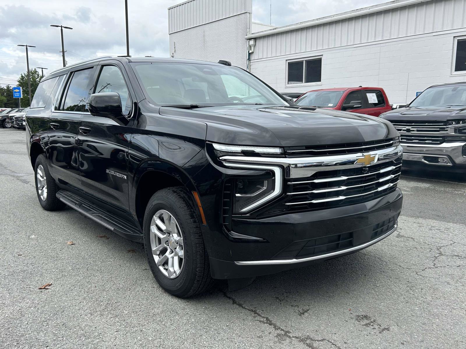 Used 2025 Chevrolet Suburban LT