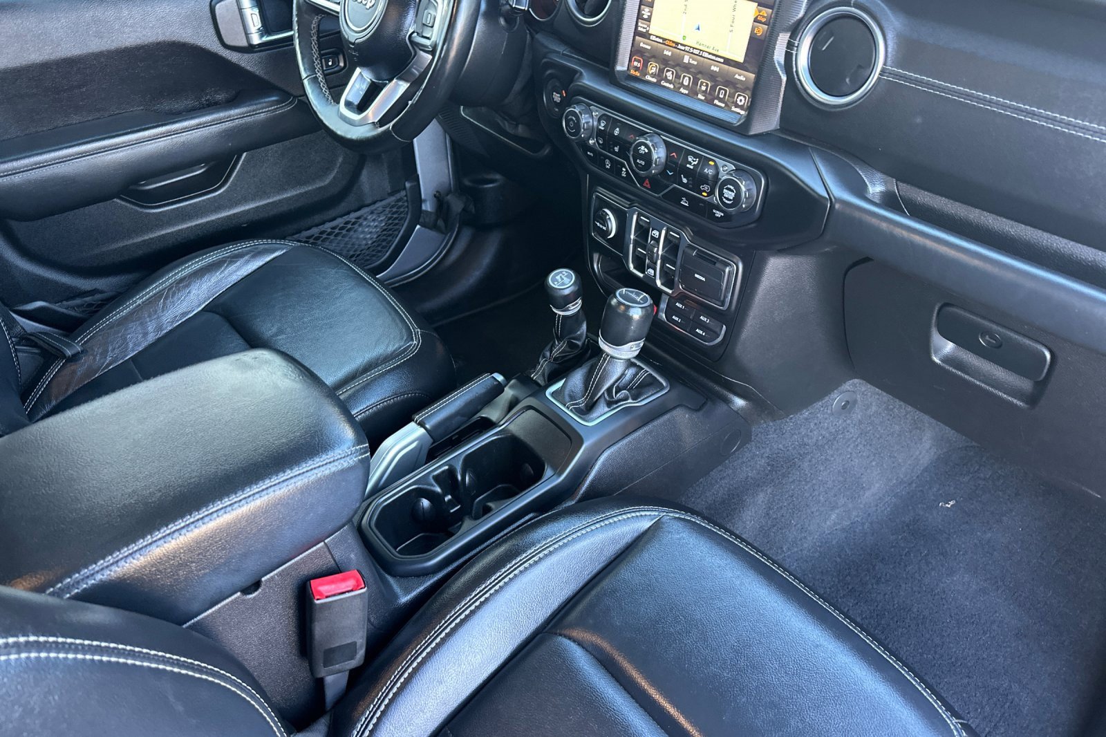 Used 2020 Jeep Gladiator Overland image 15